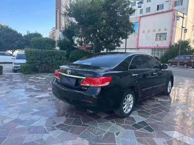 济宁15年丰田凯美瑞8