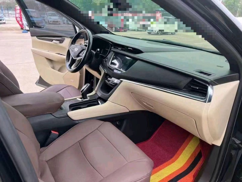 济宁17年凯迪拉克XT55