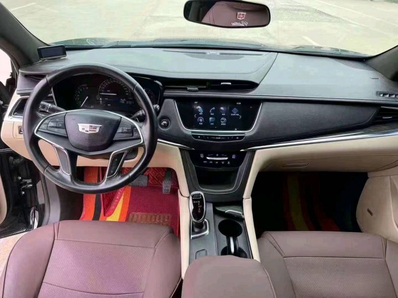 济宁17年凯迪拉克XT56