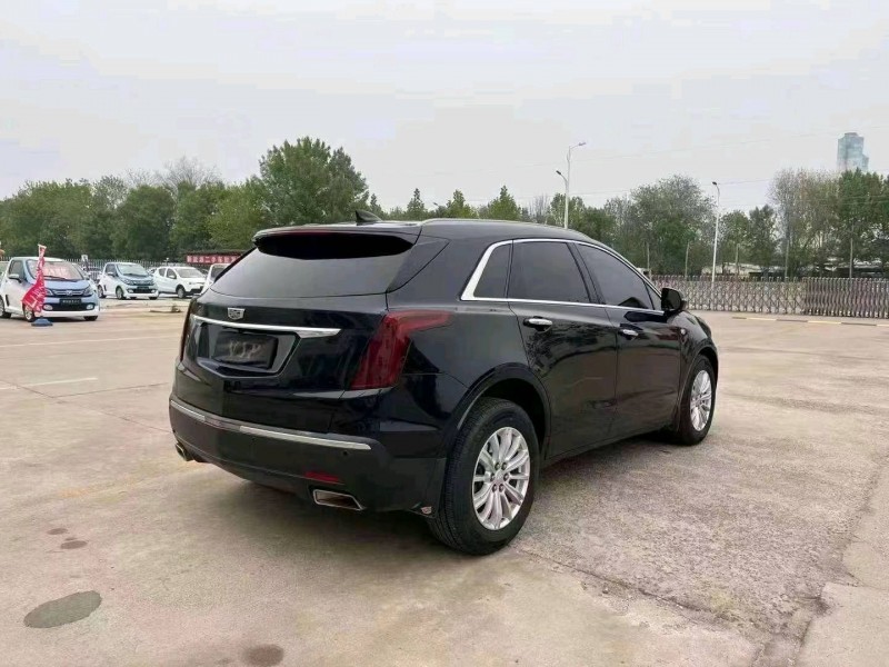 济宁17年凯迪拉克XT58