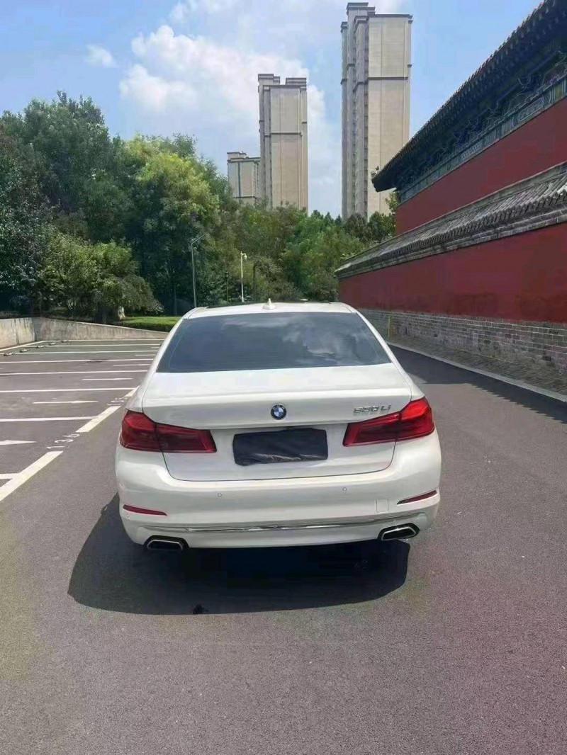 济宁19年宝马5系9