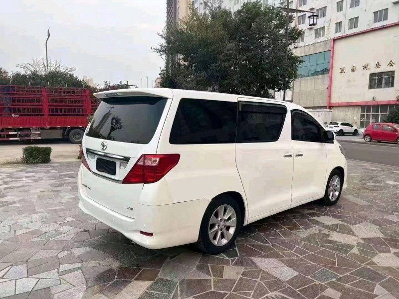 济宁14年丰田埃尔法8