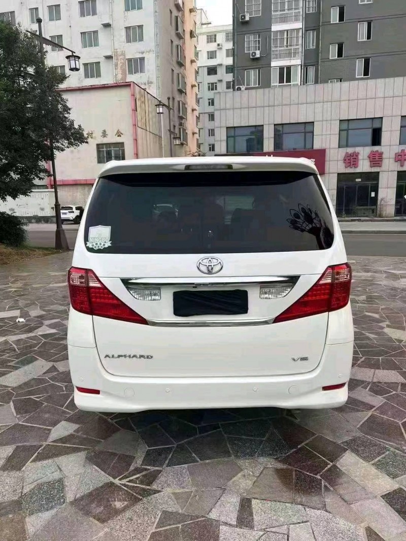 济宁14年丰田埃尔法9