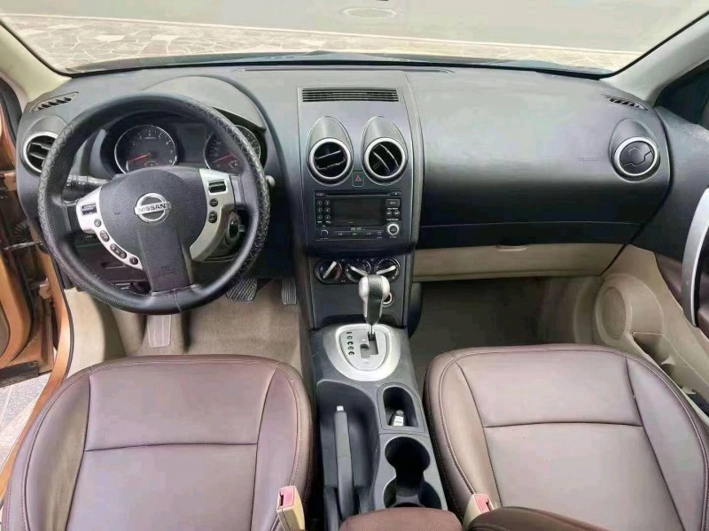 济宁13年日产逍客6