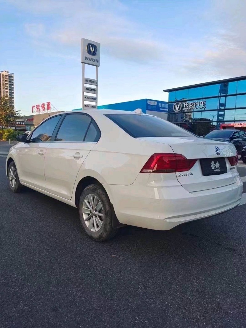 梧州20年大眾桑塔納4