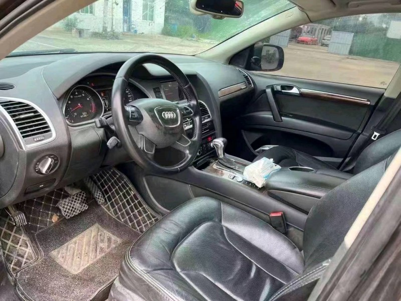 济宁13年奥迪Q75