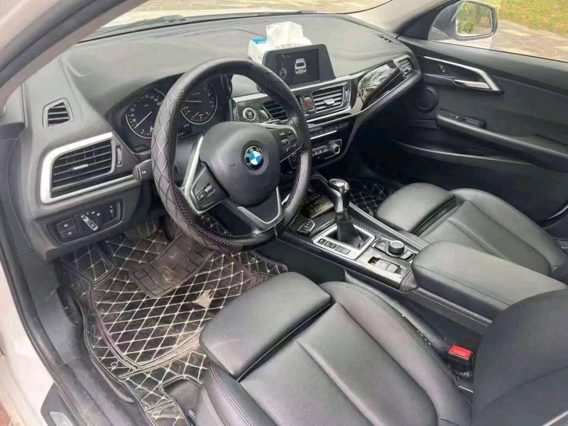 济宁17年宝马1系4