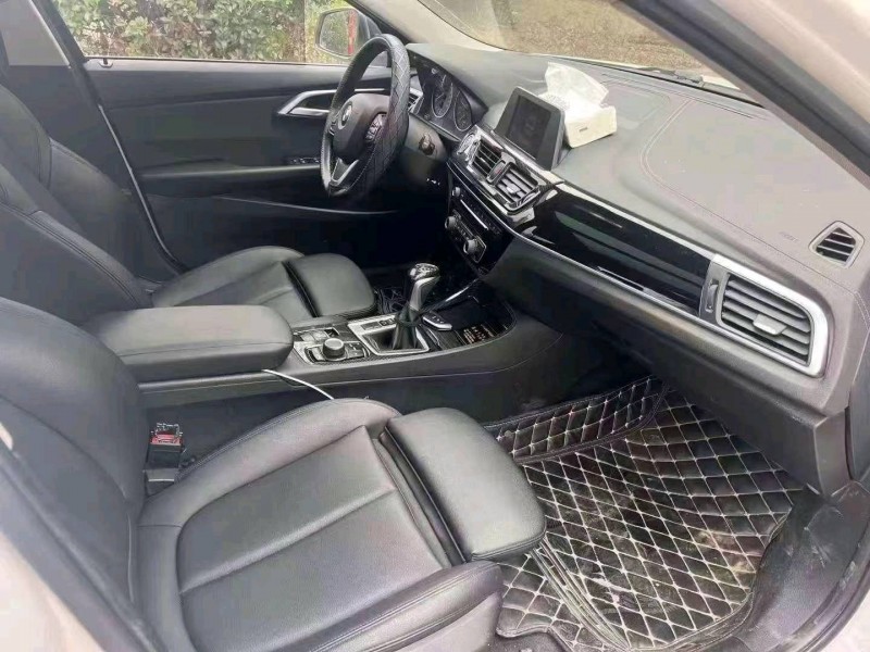 济宁17年宝马1系5