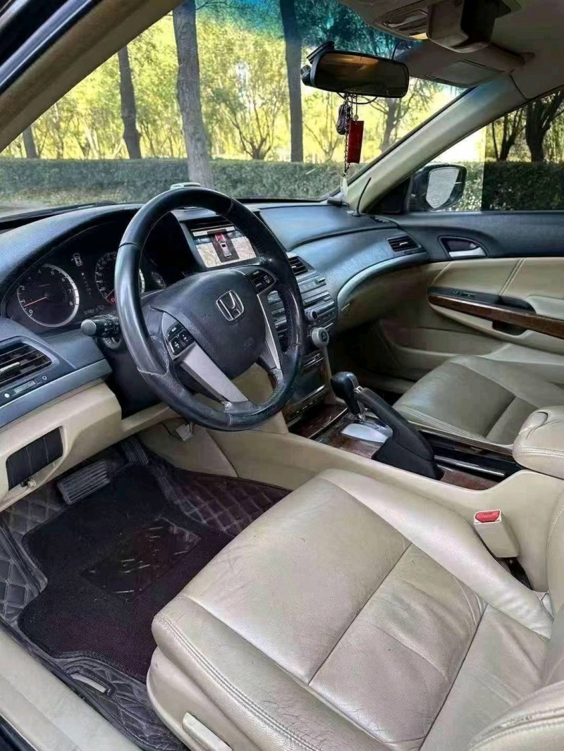 济宁11年本田雅阁6