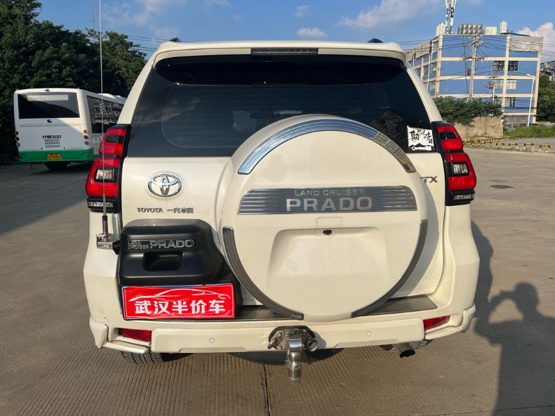 武汉20年丰田普拉多8