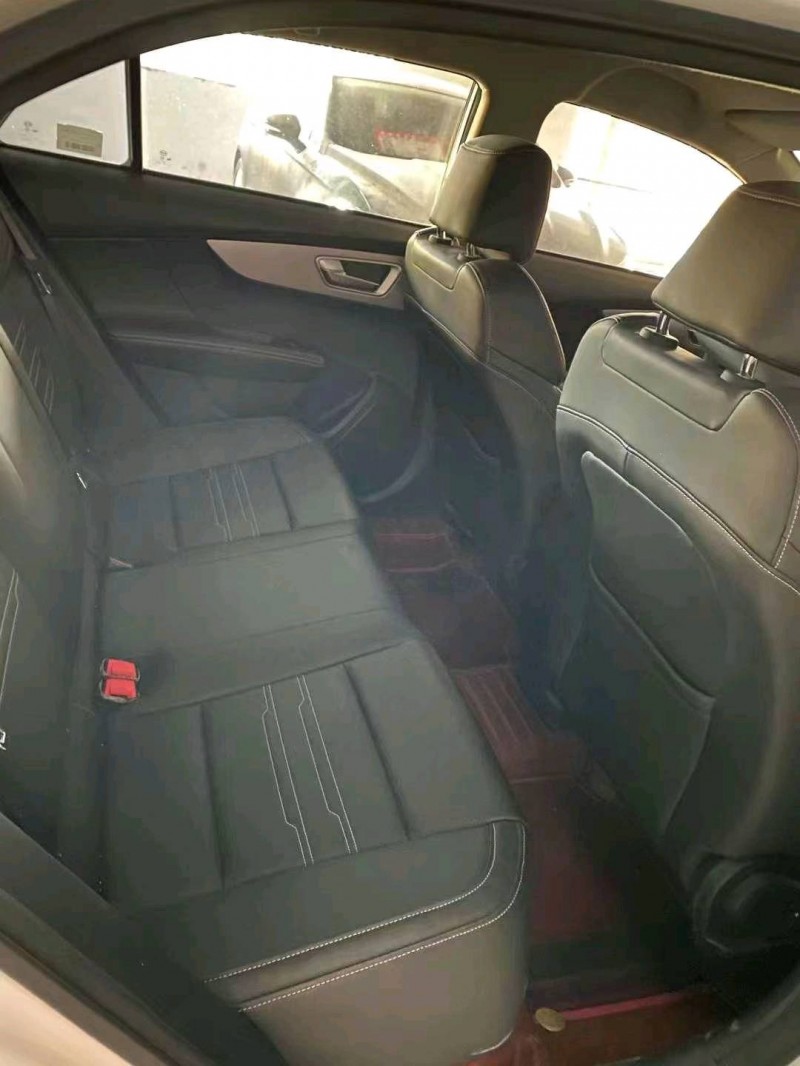 邢台20年比亚迪秦8