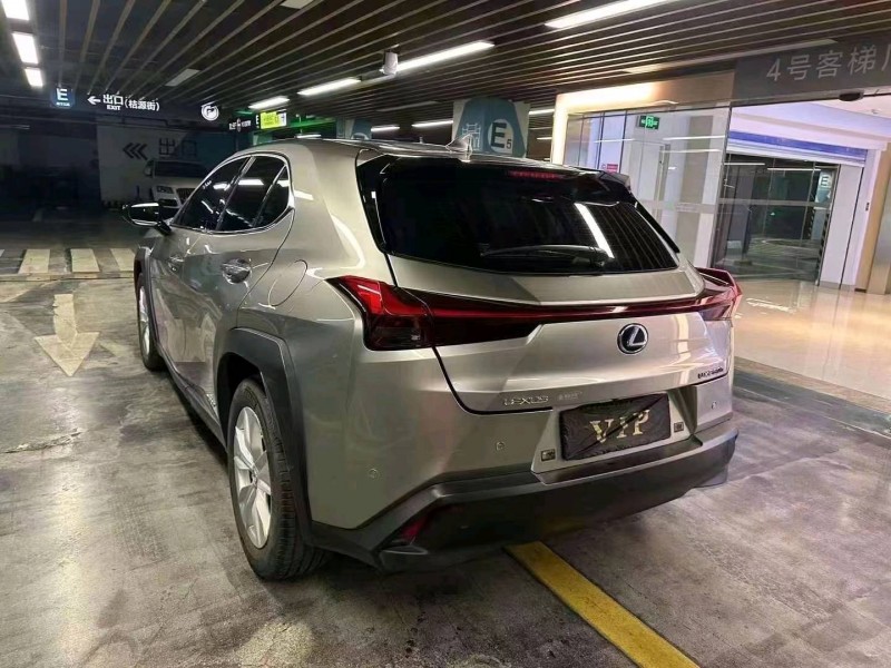 臺州20年雷克薩斯UX7