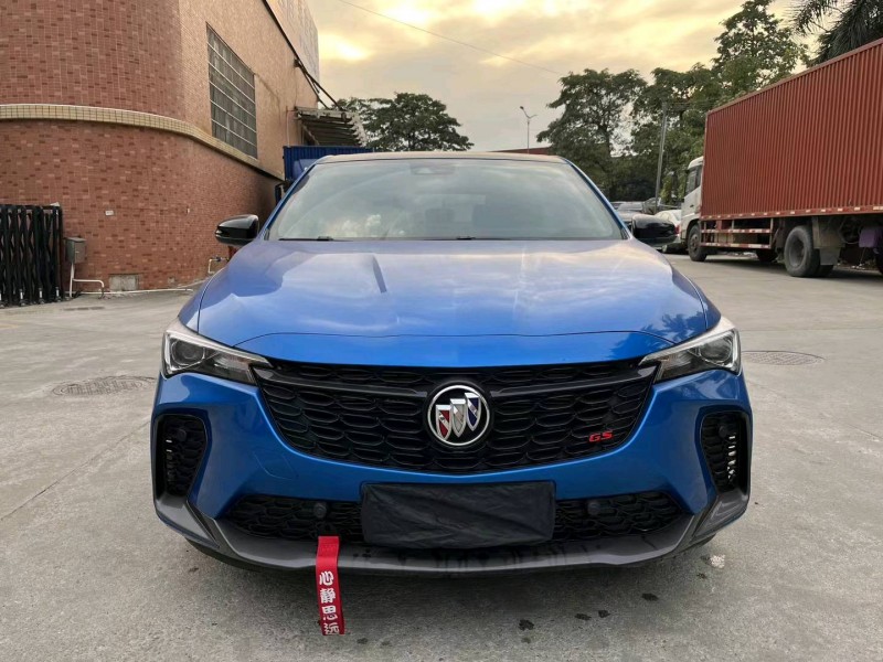 广州22年别克威朗1