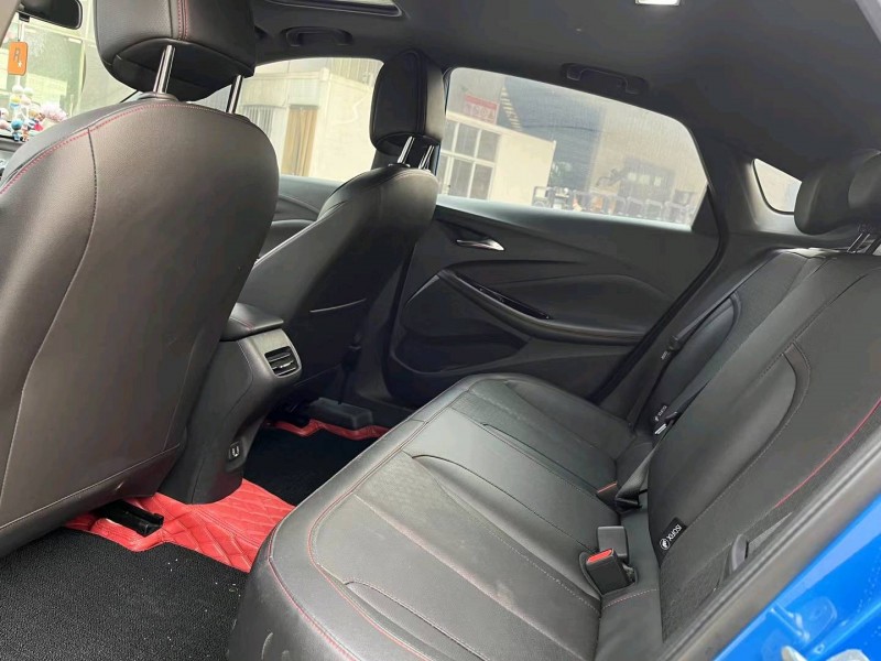 广州22年别克威朗5