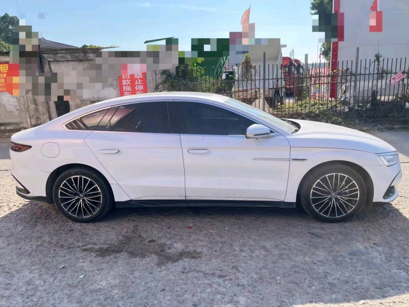 广州23年比亚迪汉2