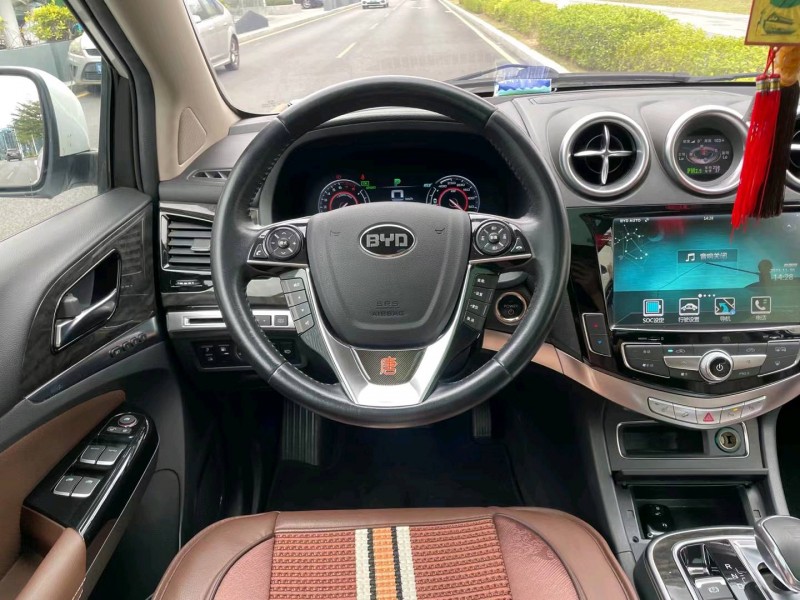 广州17年比亚迪唐3