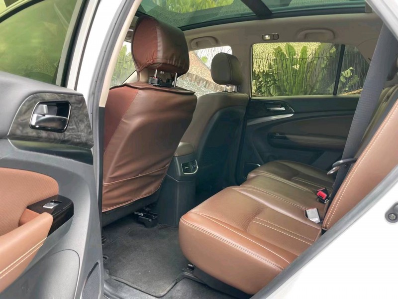 广州17年比亚迪唐4