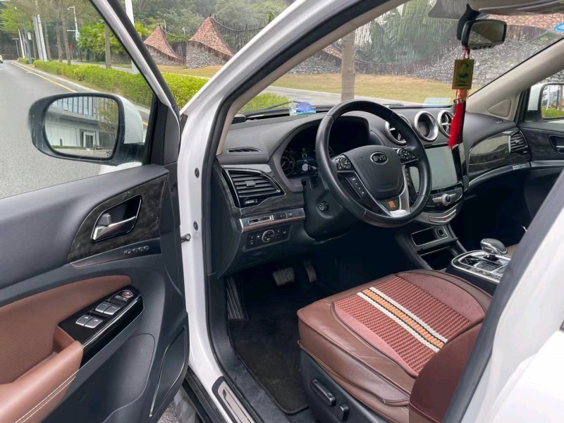 广州17年比亚迪唐5