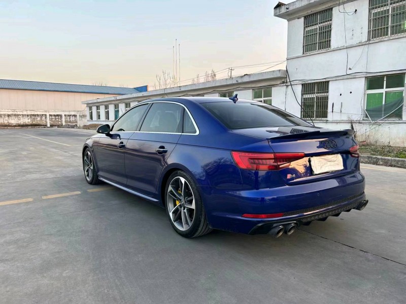 徐州17年奥迪A4L8
