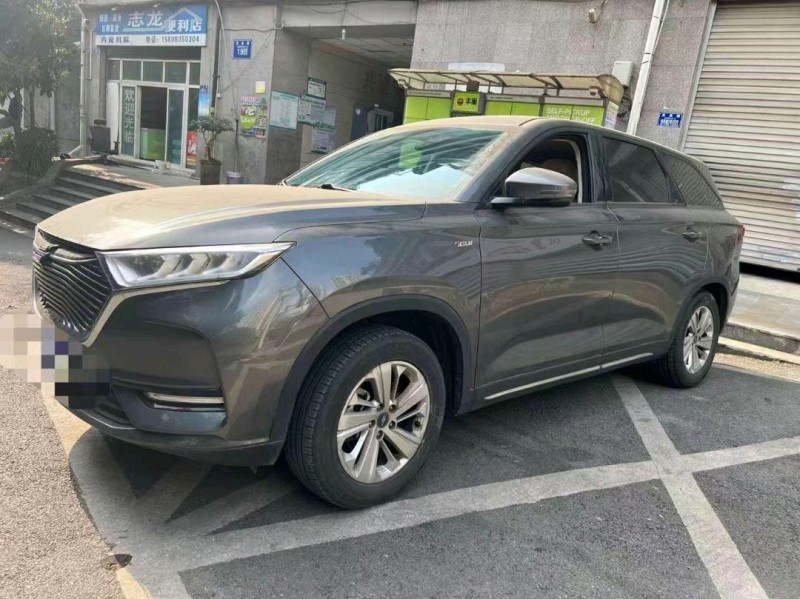 重庆20年长安汽车欧尚3