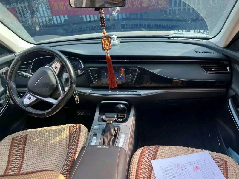 重庆20年长安汽车欧尚8