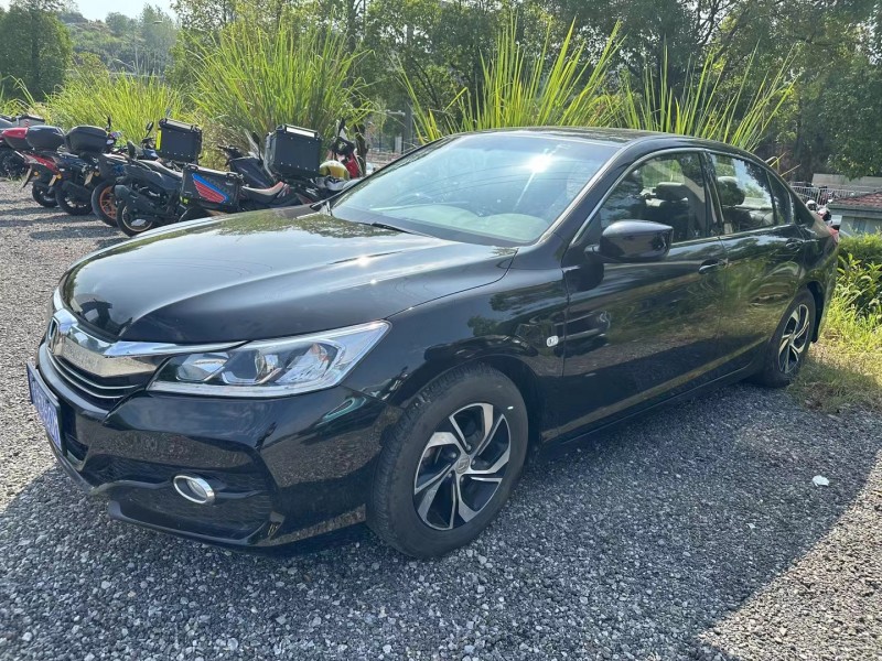 榆林17年本田雅阁2