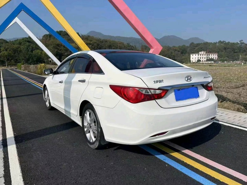 嘉兴12年现代索纳塔八7