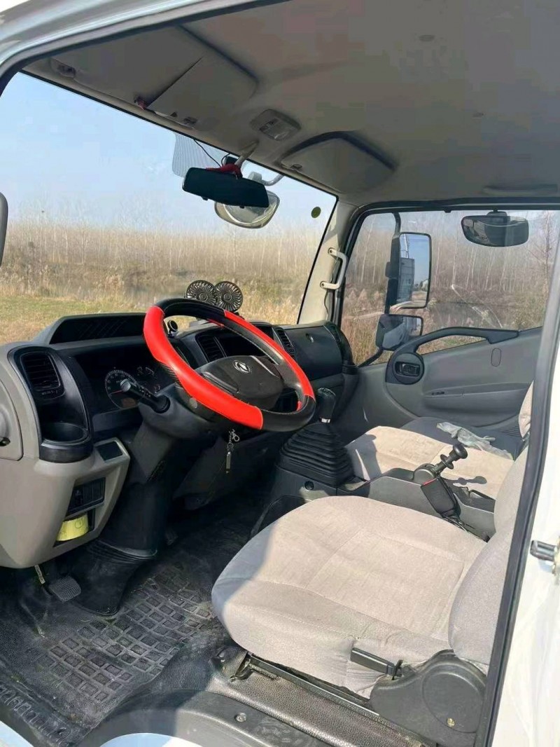 宜昌21年东风多利卡4