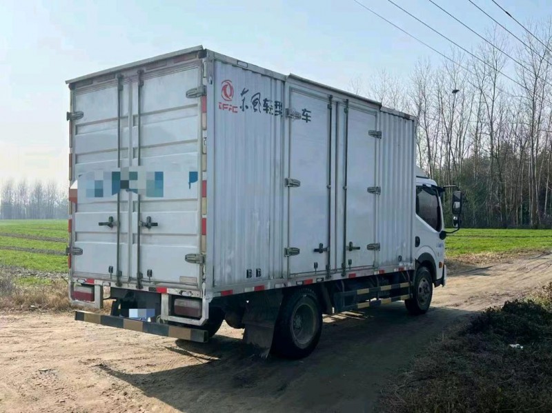 宜昌21年东风多利卡9