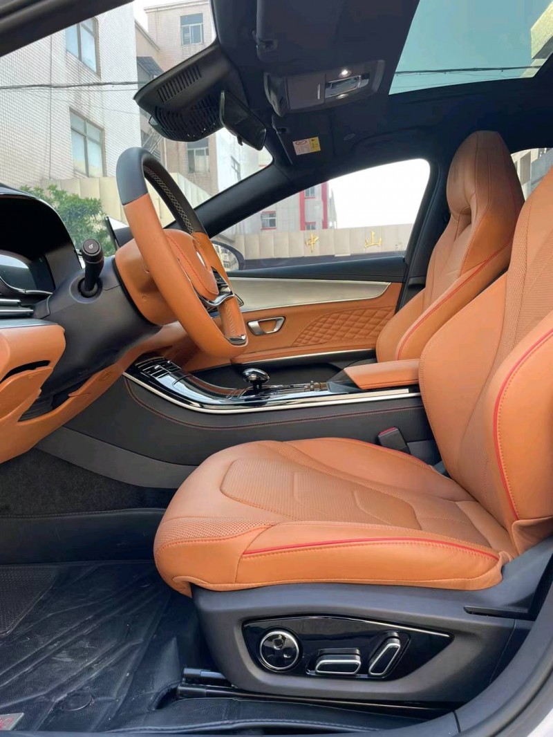 中山23年比亚迪汉8