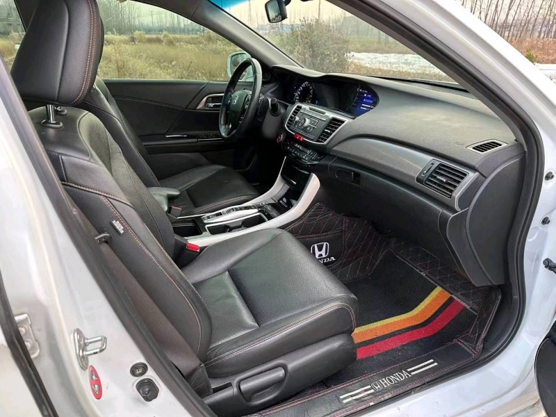 徐州17年本田雅阁7