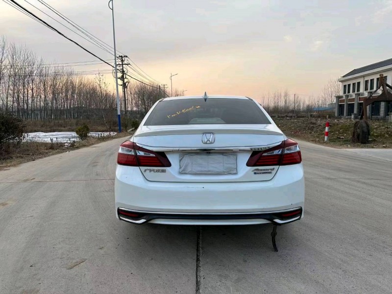 徐州17年本田雅阁9