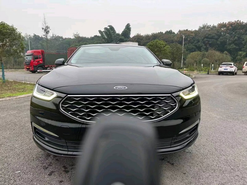 重庆21年福特金牛座1