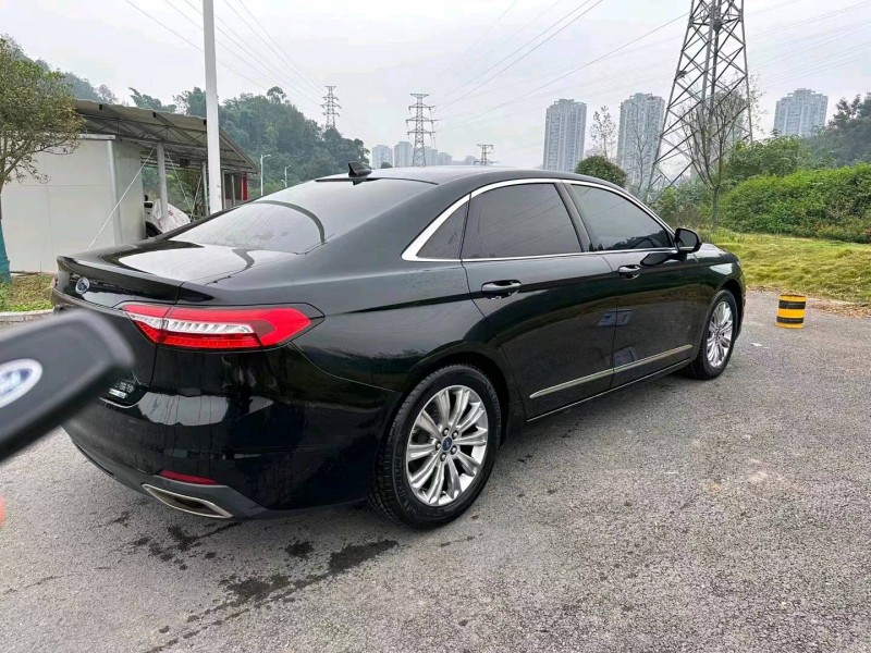 重庆21年福特金牛座9