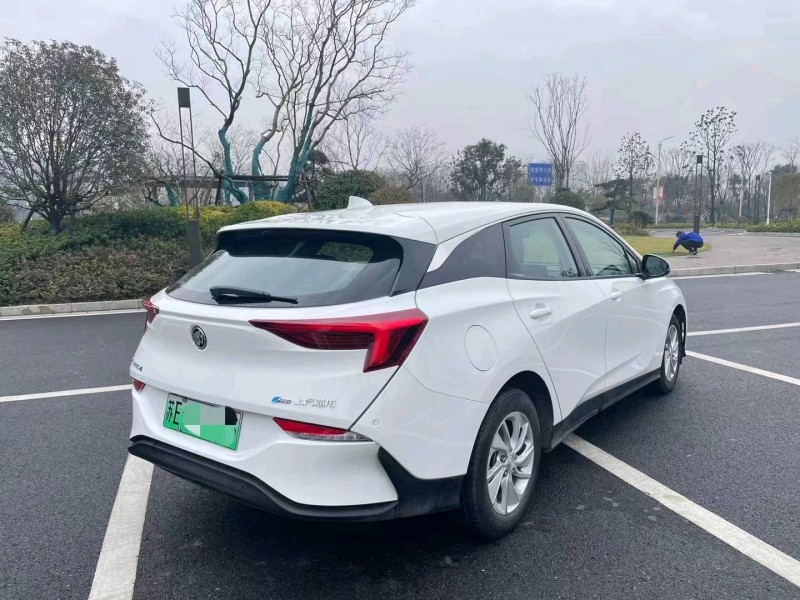 盐城23年别克微蓝4