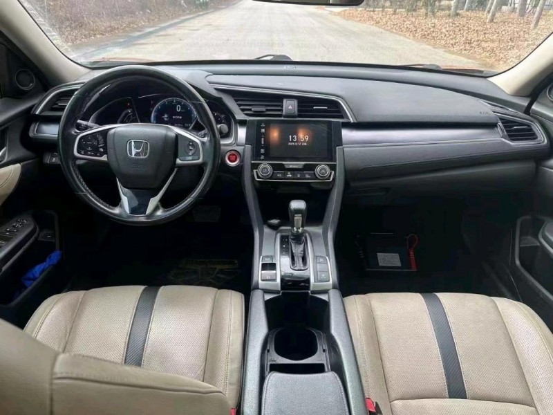 青岛16年本田思域4