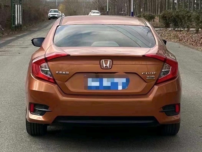 青岛16年本田思域6