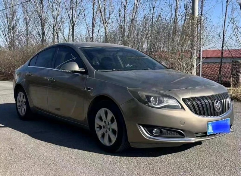 青岛16年别克君威2