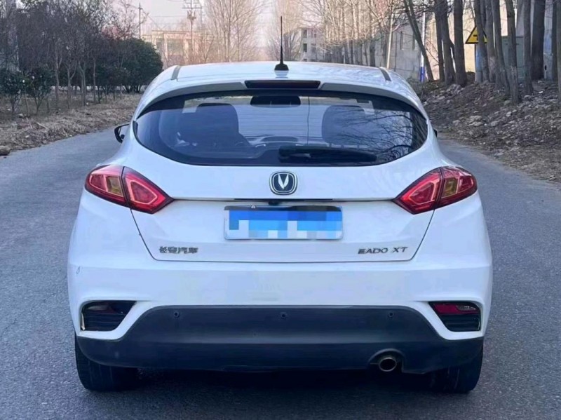 青岛15年长安汽车逸动6