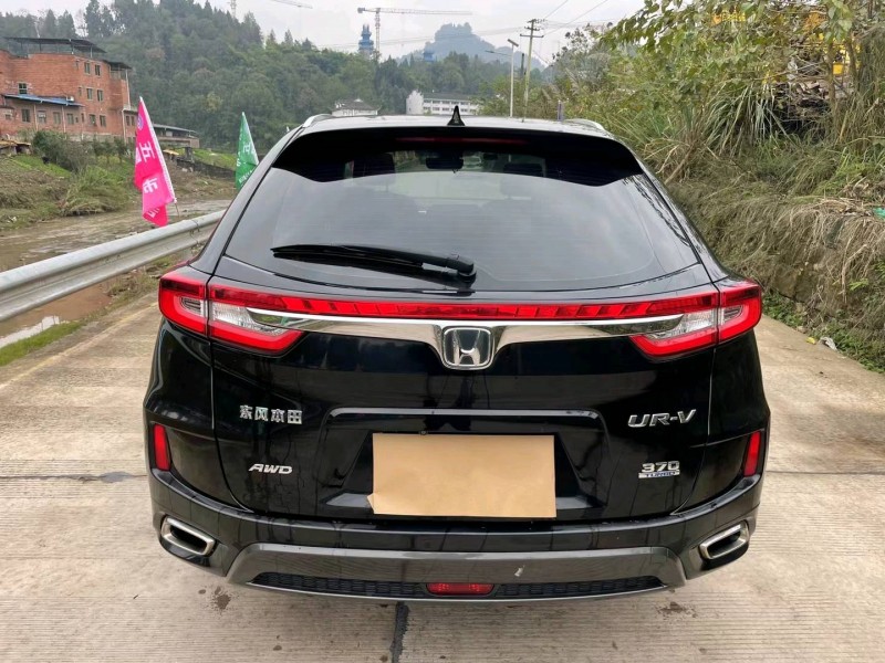 重庆17年本田URV2