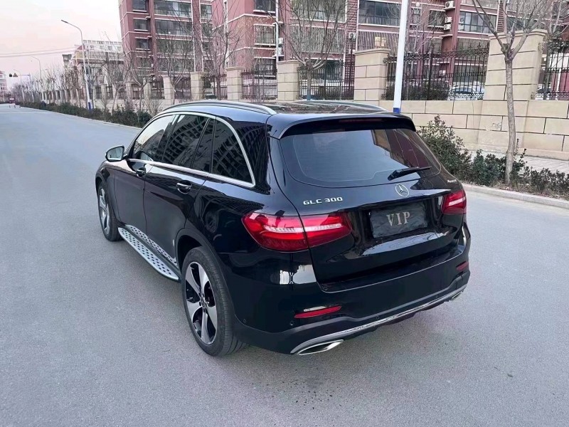 东营17年奔驰GLC7