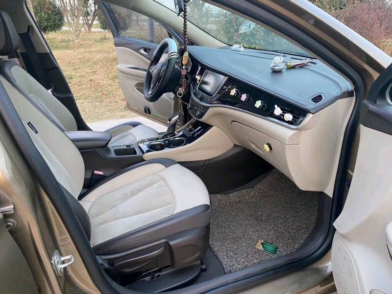 徐州17年别克威朗5