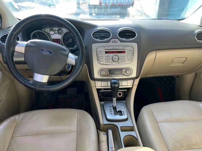 青岛14年福特福克斯3