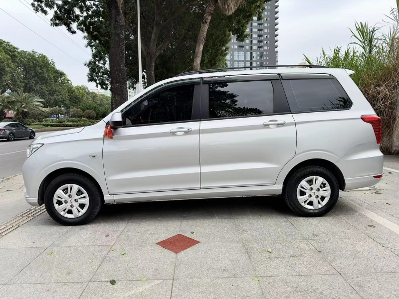 東莞22年五菱汽車宏光7