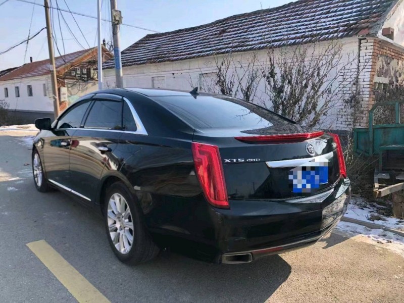 东营15年凯迪拉克XTS4