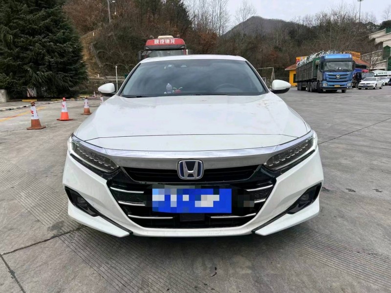 重庆23年本田雅阁1