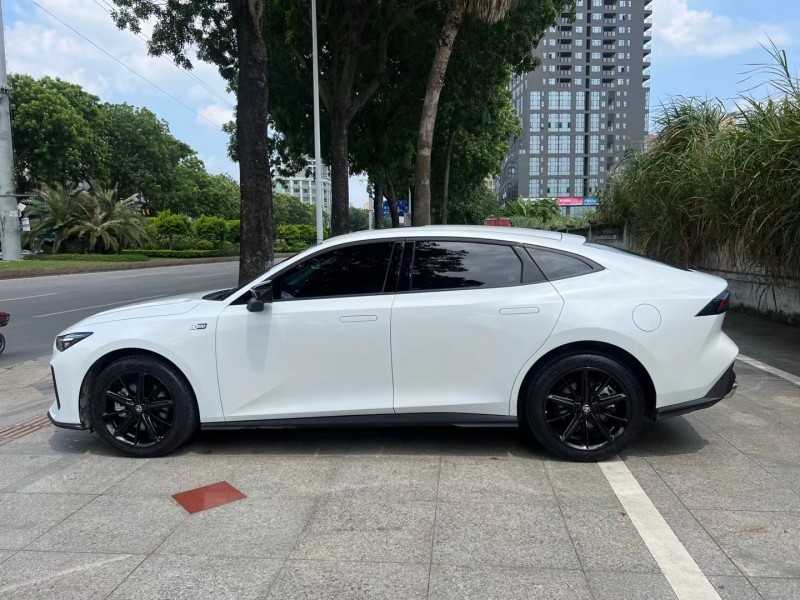 东莞23年长安汽车UNI-V8
