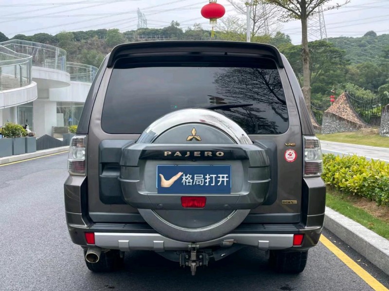 广州17年三菱帕杰罗8