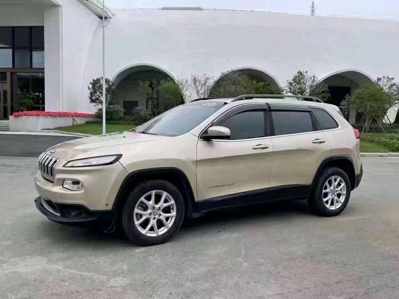 台州16年Jeep自由光3