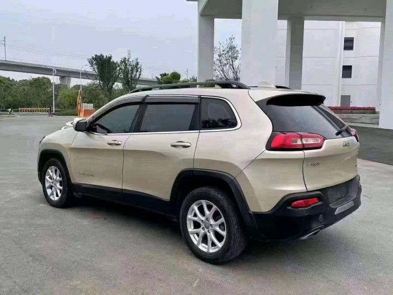 台州16年Jeep自由光5